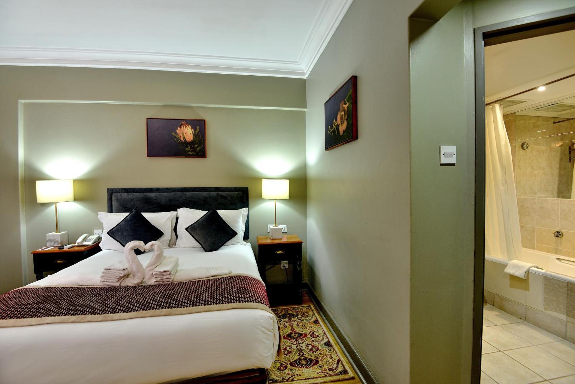 Cresta Jameson Hotel Harare Bagian luar foto