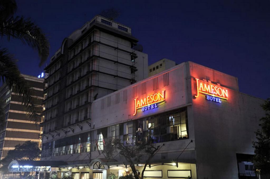 Cresta Jameson Hotel Harare Bagian luar foto